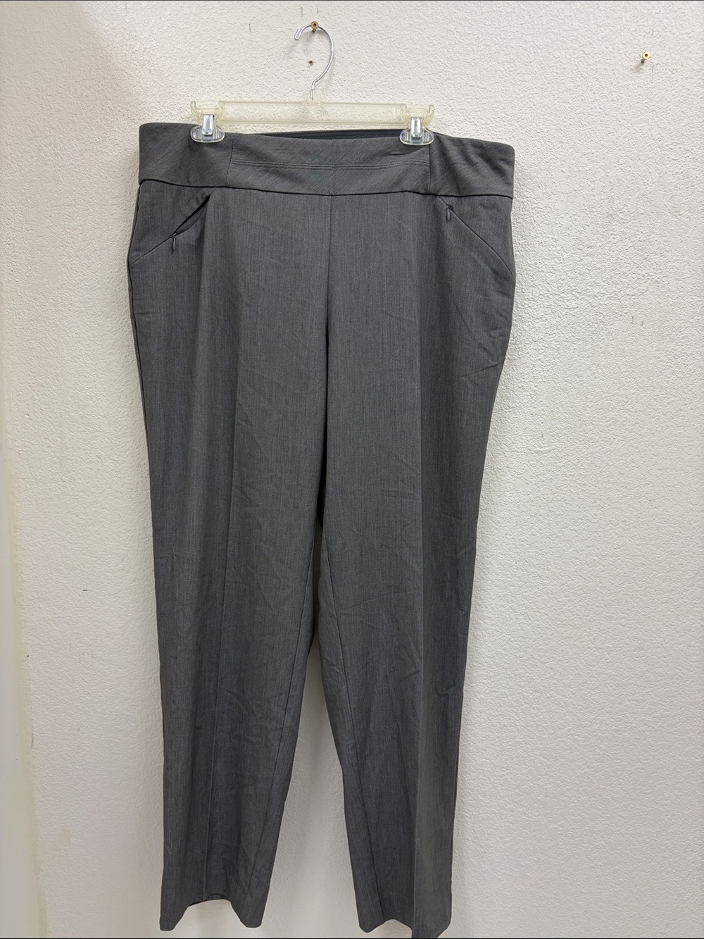 Classic Straight-Leg Pull-On Pants in Gray